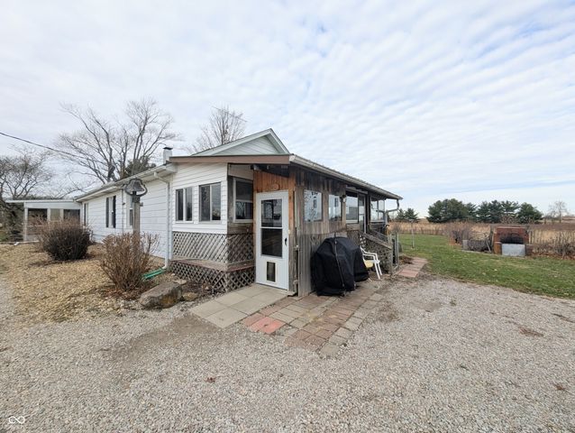 5599 N State Road 9, Hope, IN 47246