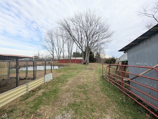 5599 N State Road 9, Hope, IN 47246