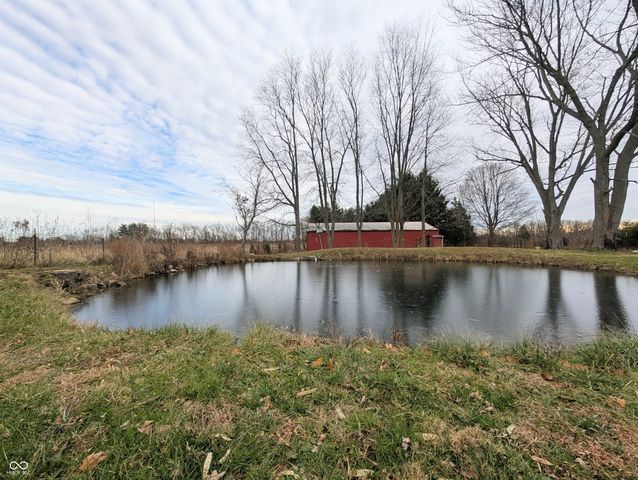 5599 N State Road 9, Hope, IN 47246