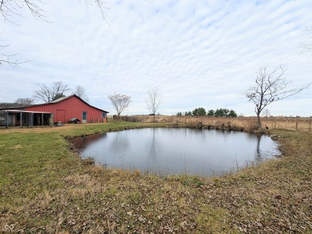 5599 N State Road 9, Hope, IN 47246