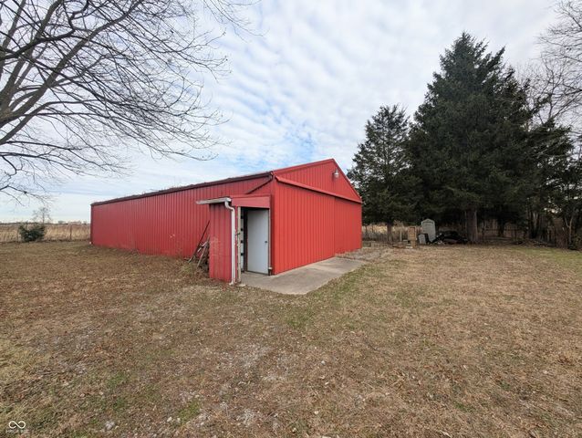 5599 N State Road 9, Hope, IN 47246