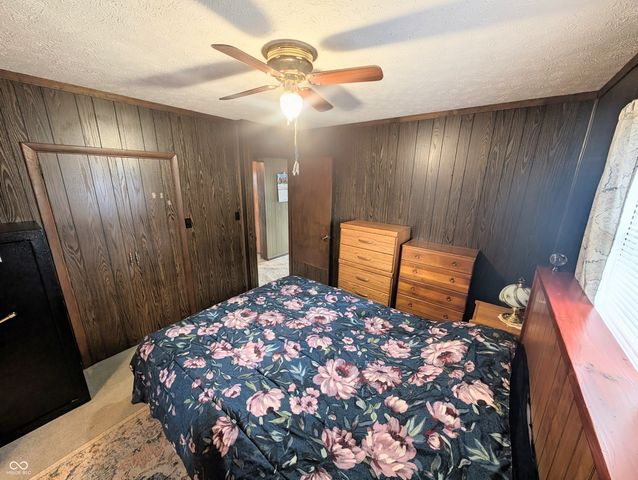 5599 N State Road 9, Hope, IN 47246