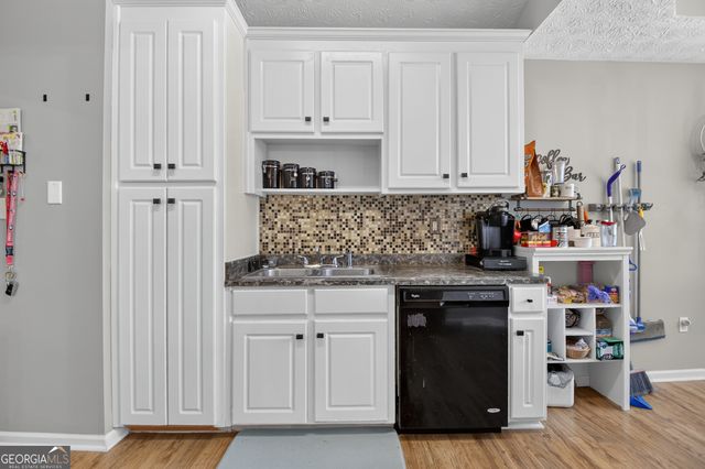 69 Alma Court, Commerce, GA 30529