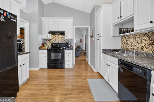 69 Alma Court, Commerce, GA 30529