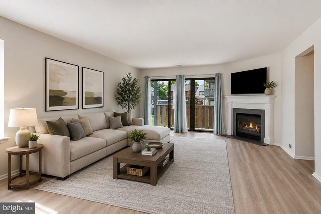 905 CHESTERWOOD CT, Marlton, NJ 08053