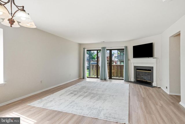 905 CHESTERWOOD CT, Marlton, NJ 08053