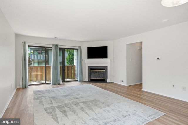 905 CHESTERWOOD CT, Marlton, NJ 08053