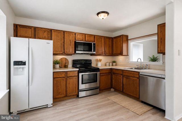 905 CHESTERWOOD CT, Marlton, NJ 08053