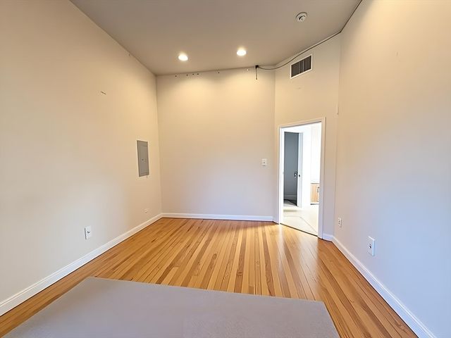 11 Vancouver St 3, Boston, MA 02115