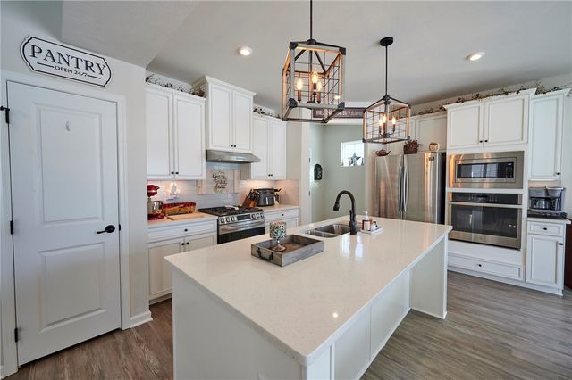 138 Twin Oaks Dr, Buffalo Twp, PA 16055