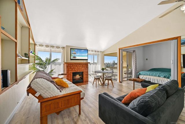 1855 Diamond St 5-327, San Diego, CA 92109