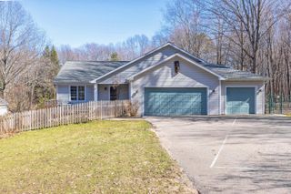 319 S Union Street, Douglas Vllg, MI 49406