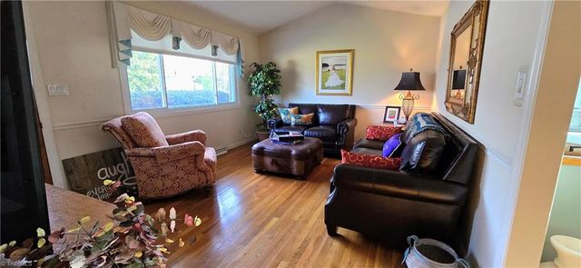 105 Mendenhall Road, Jamestown, NC 27282