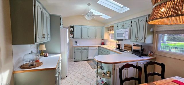 105 Mendenhall Road, Jamestown, NC 27282