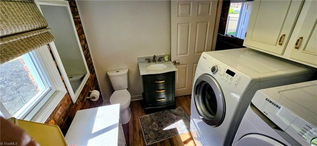 105 Mendenhall Road, Jamestown, NC 27282