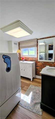 105 Mendenhall Road, Jamestown, NC 27282