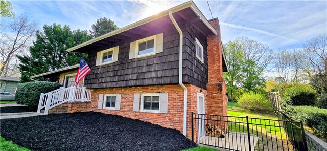 105 Mendenhall Road, Jamestown, NC 27282