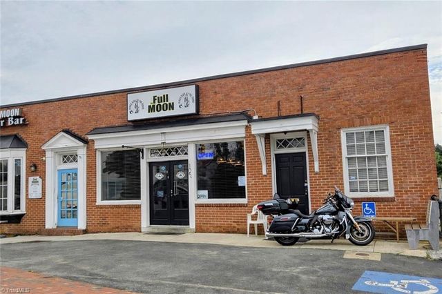 105 Mendenhall Road, Jamestown, NC 27282