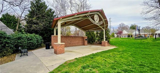 105 Mendenhall Road, Jamestown, NC 27282