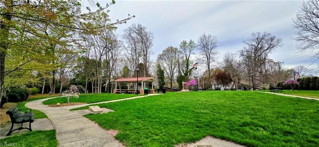 105 Mendenhall Road, Jamestown, NC 27282