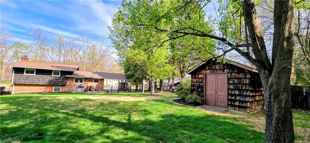 105 Mendenhall Road, Jamestown, NC 27282