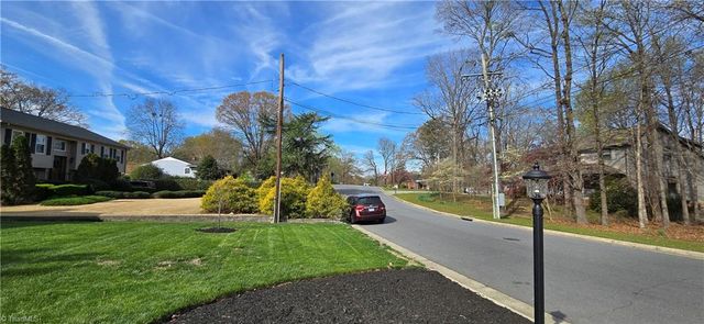 105 Mendenhall Road, Jamestown, NC 27282