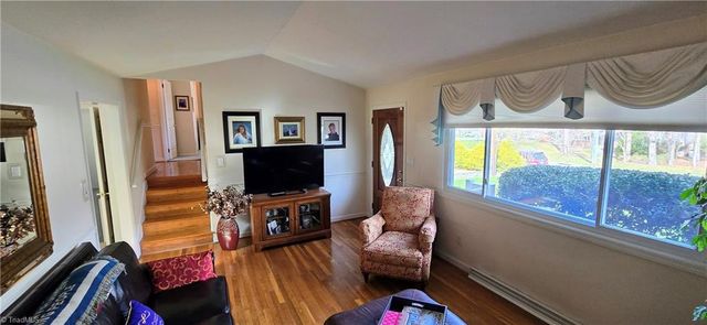 105 Mendenhall Road, Jamestown, NC 27282