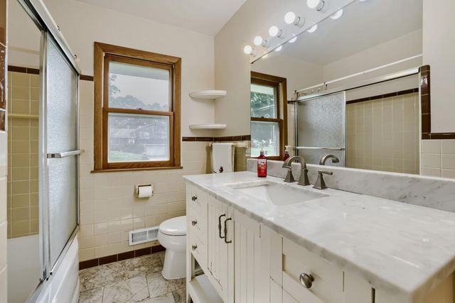 900 W 84th Street, Bloomington, MN 55420