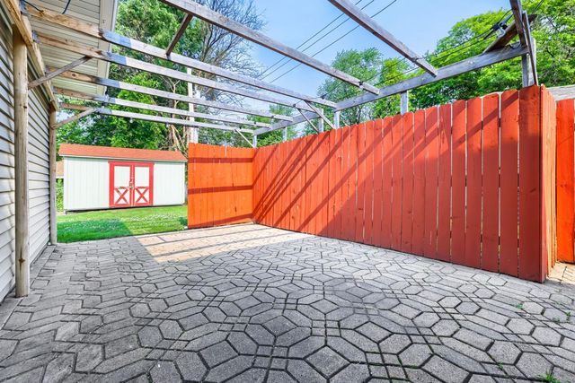 900 W 84th Street, Bloomington, MN 55420