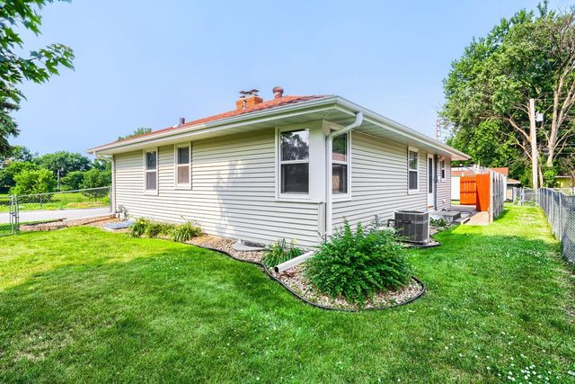 900 W 84th Street, Bloomington, MN 55420