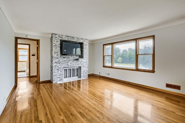 900 W 84th Street, Bloomington, MN 55420