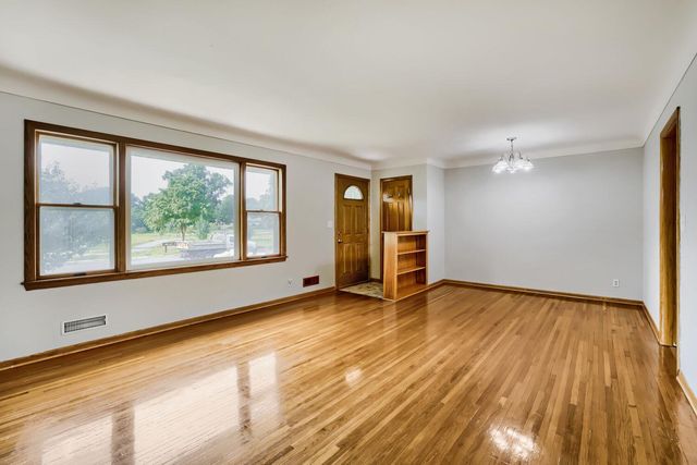 900 W 84th Street, Bloomington, MN 55420