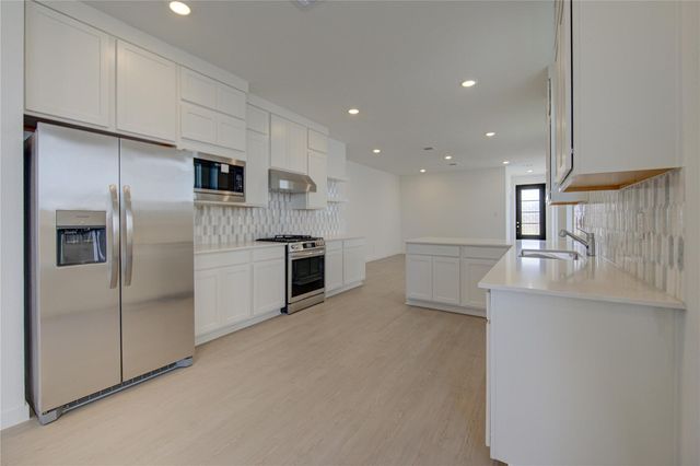 1047 Blue Stone Drive, Beasley, TX 77417