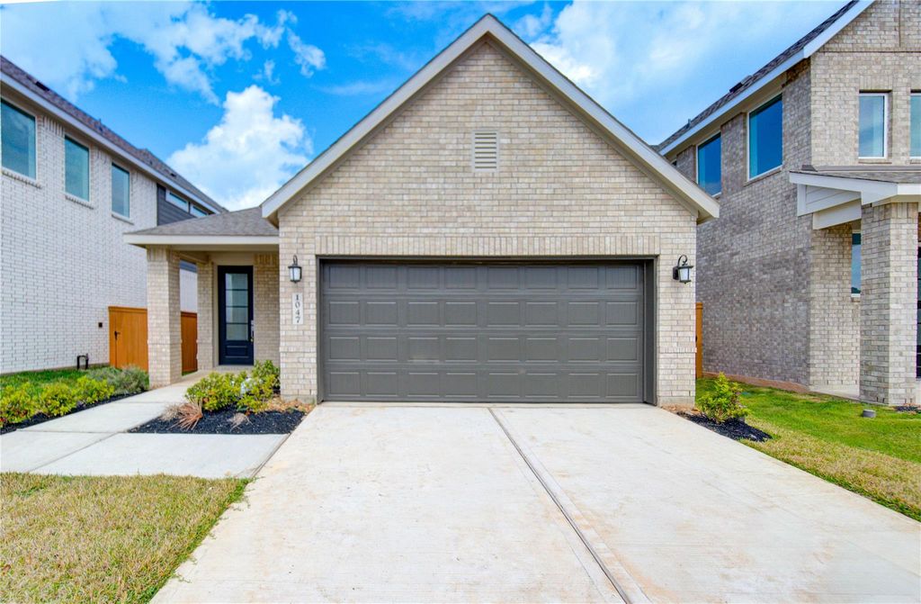 1047 Blue Stone Drive, Beasley, TX 77417