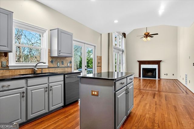 535 Tumbling Creek Drive, Alpharetta, GA 30005