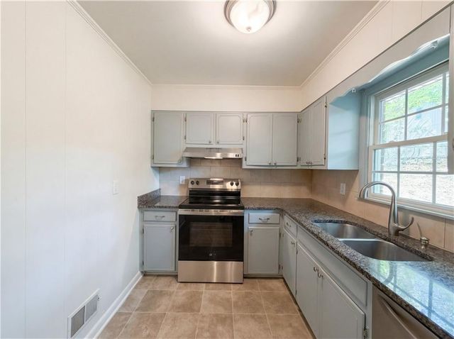 170 Laurien Street, Fayetteville, GA 30214