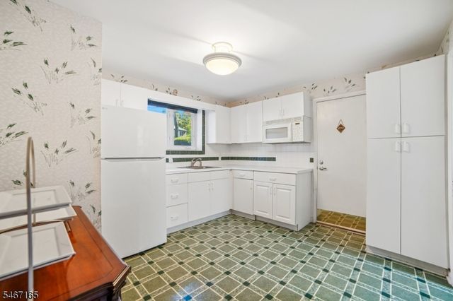 59 Trocha Ave, Livingston Twp., NJ 07039
