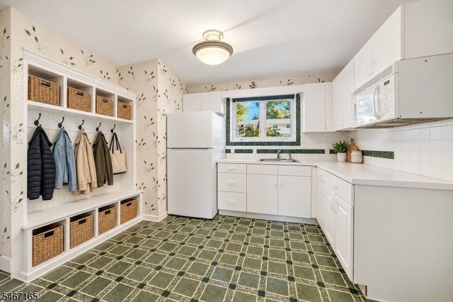 59 Trocha Ave, Livingston Twp., NJ 07039
