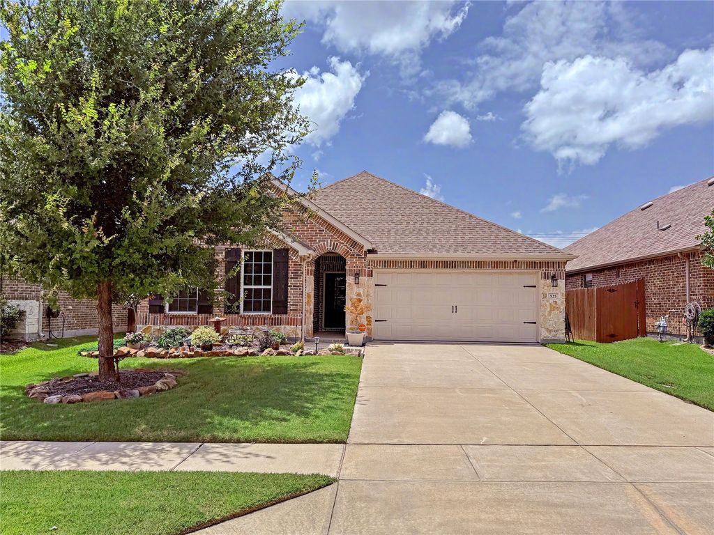 525 Yellowstone Drive, Celina, TX 75009