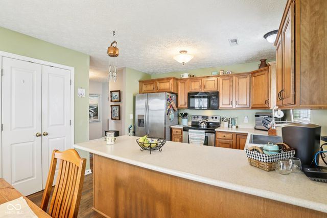 1383 Bridgeport Drive, Westfield, IN 46074