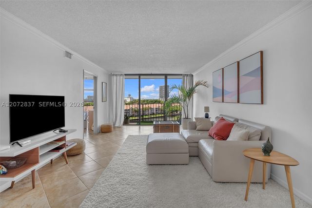 200 Leslie Dr 818, Hallandale Beach, FL 33009