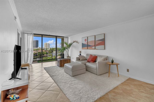 200 Leslie Dr 818, Hallandale Beach, FL 33009