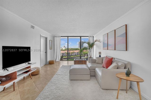 200 Leslie Dr 818, Hallandale Beach, FL 33009