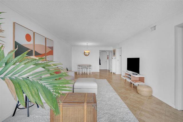 200 Leslie Dr 818, Hallandale Beach, FL 33009