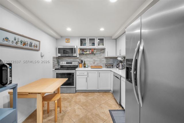 200 Leslie Dr 818, Hallandale Beach, FL 33009