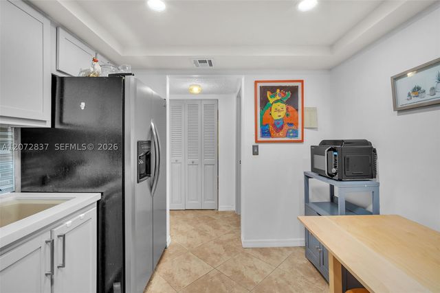200 Leslie Dr 818, Hallandale Beach, FL 33009
