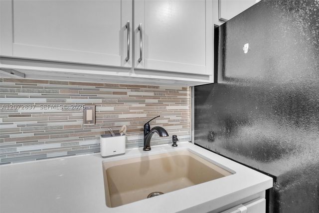 200 Leslie Dr 818, Hallandale Beach, FL 33009
