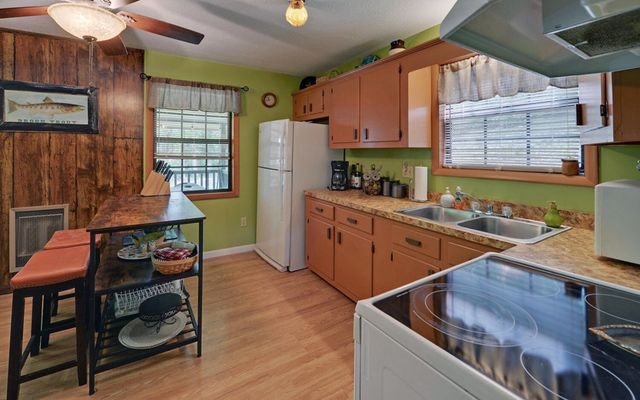 5557 Joe Brown Hwy, Murphy, NC 28906