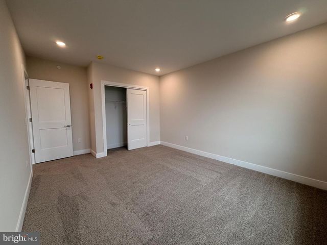 100 VILLAGE DR, Skillman, NJ 08558