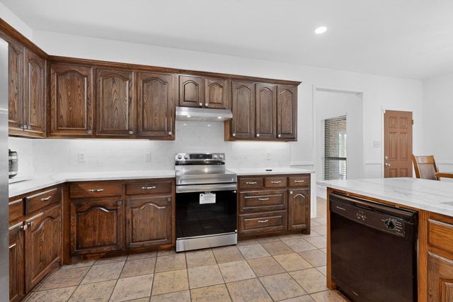 9807 Silver Creek Drive, Scurry, TX 75158